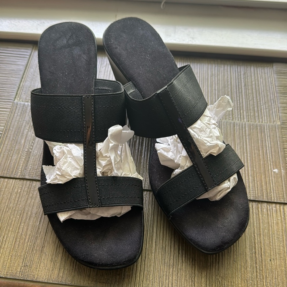 Black wedge sandal